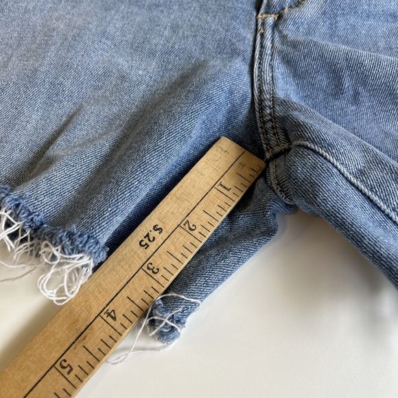 Joe’s High Rise Denim Blue Jean Cutoff Shorts Women's Size 29 Medium Wash - Picture 9 of 9